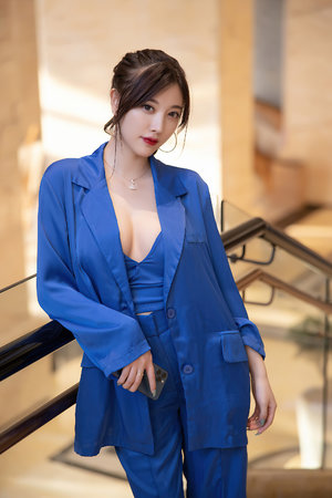 尘冰tk一视频丨vk挠脚心