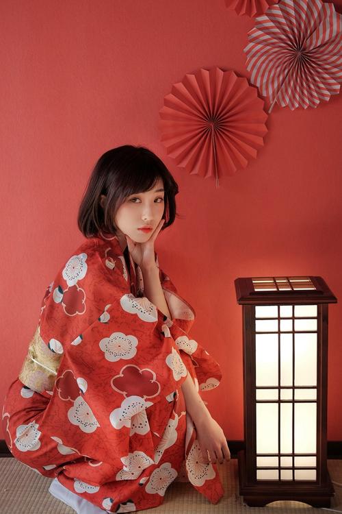 跪在领导胯下囗交喝尿小说