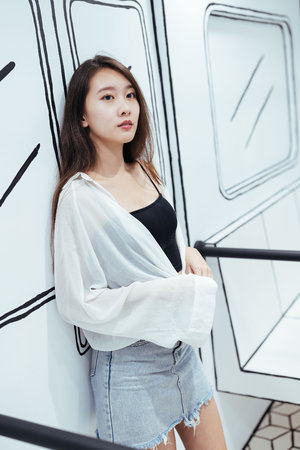 我半夜摸妺妺的奶C了她