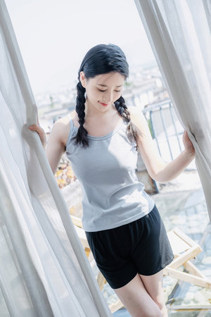 一区二区三区好的精华液杨超越